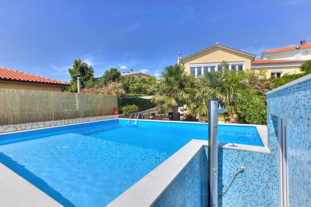 Villa Dalmare Нови Винодолски Екстериор снимка