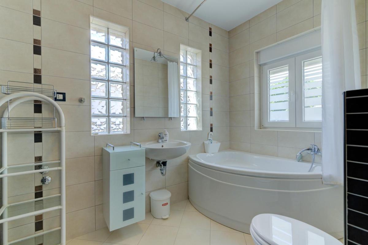 Villa Dalmare Нови Винодолски Екстериор снимка