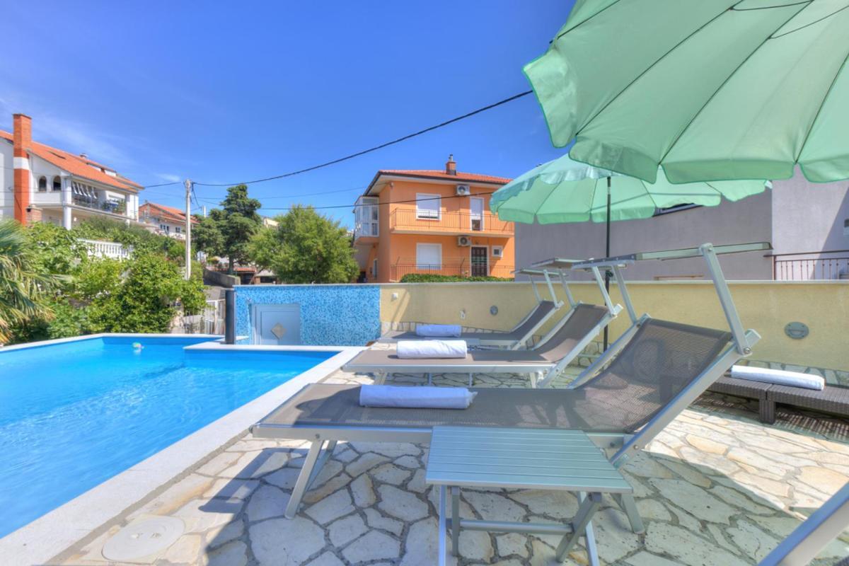Villa Dalmare Нови Винодолски Екстериор снимка