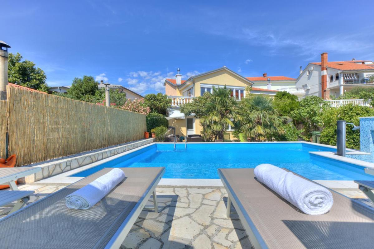 Villa Dalmare Нови Винодолски Екстериор снимка